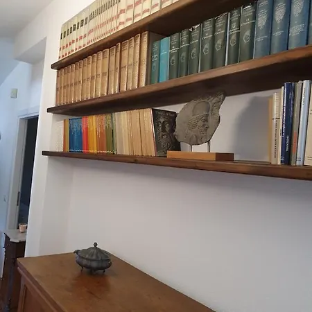 La Latomia Nei Pressi Del Teatro Greco