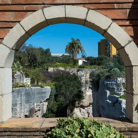 La Latomia Nei Pressi Del Teatro Greco *